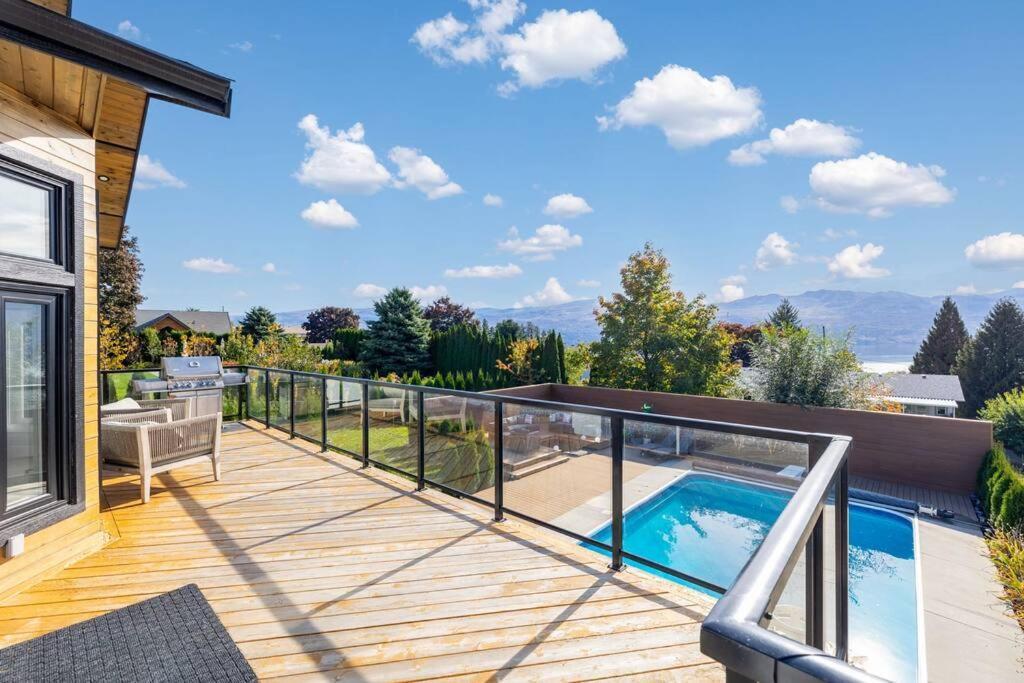 Luxurious 5 Bedroom House With Pool & Sauna West Kelowna Buitenkant foto