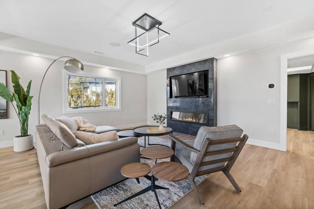 Luxurious 5 Bedroom House With Pool & Sauna West Kelowna Buitenkant foto