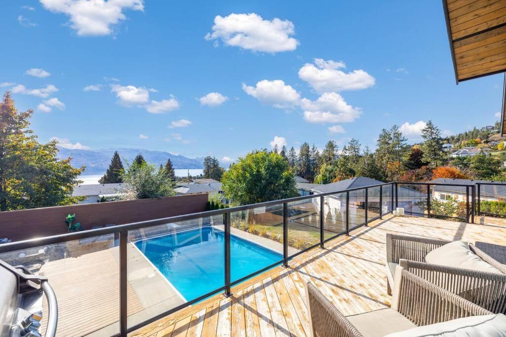 Luxurious 5 Bedroom House With Pool & Sauna West Kelowna Buitenkant foto