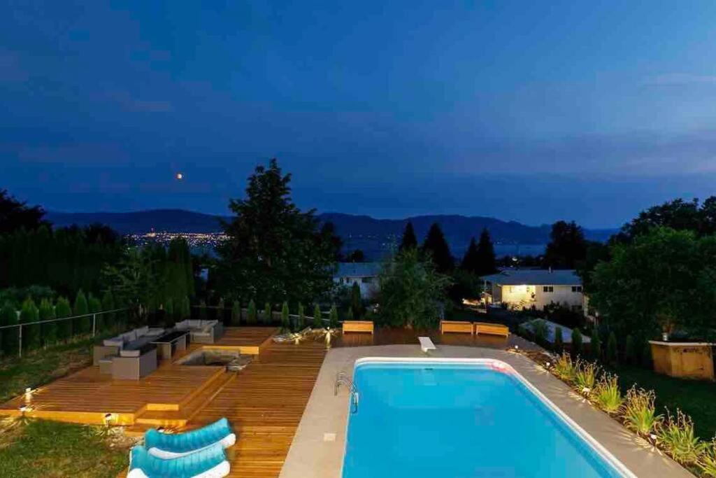 Luxurious 5 Bedroom House With Pool & Sauna West Kelowna Buitenkant foto