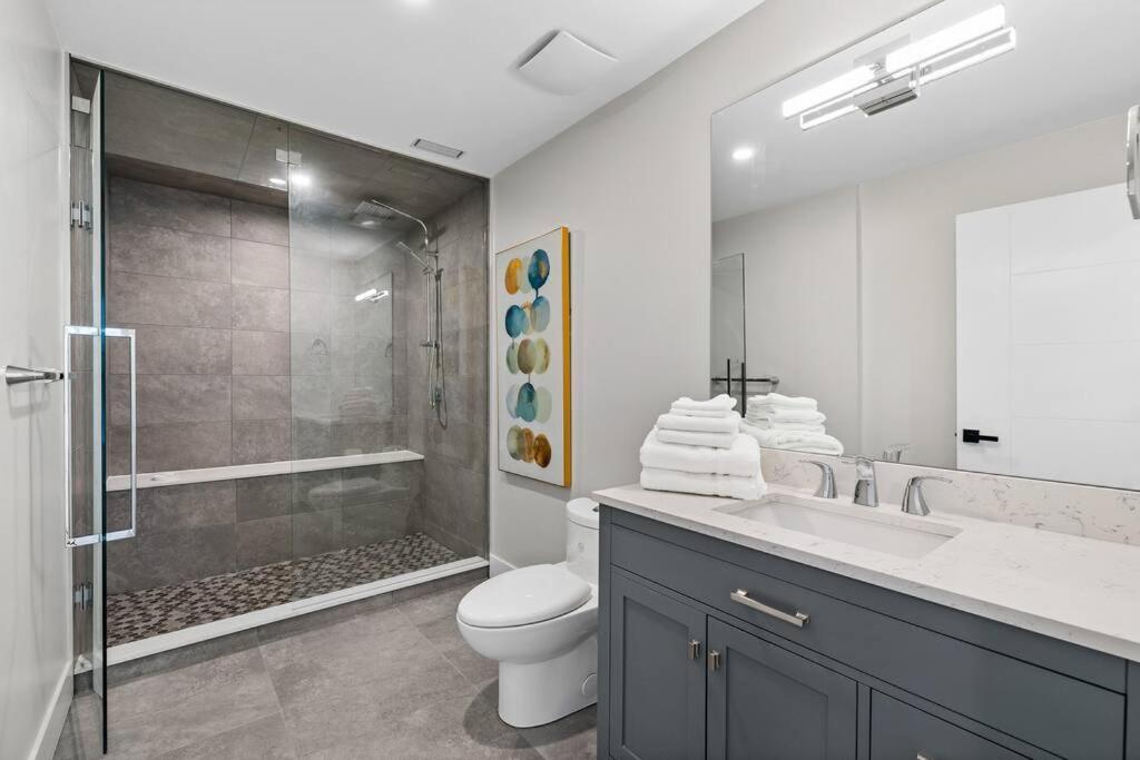 Luxurious 5 Bedroom House With Pool & Sauna West Kelowna Buitenkant foto