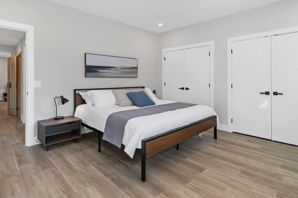 Luxurious 5 Bedroom House With Pool & Sauna West Kelowna Buitenkant foto