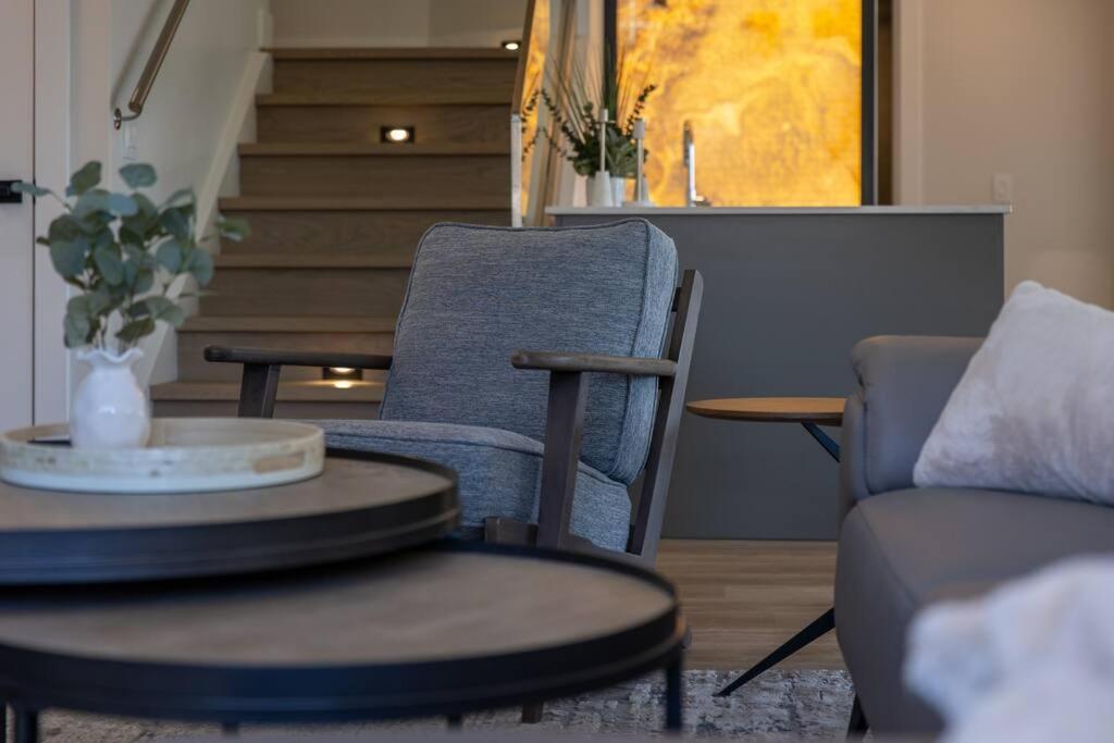 Luxurious 5 Bedroom House With Pool & Sauna West Kelowna Buitenkant foto