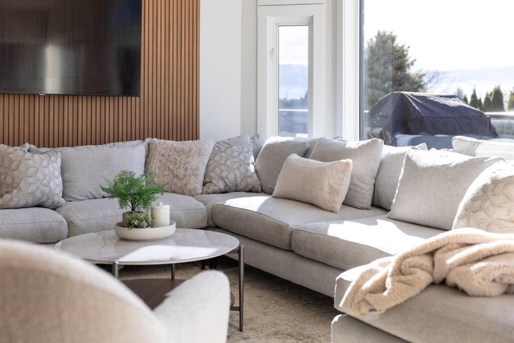 Luxurious 5 Bedroom House With Pool & Sauna West Kelowna Buitenkant foto