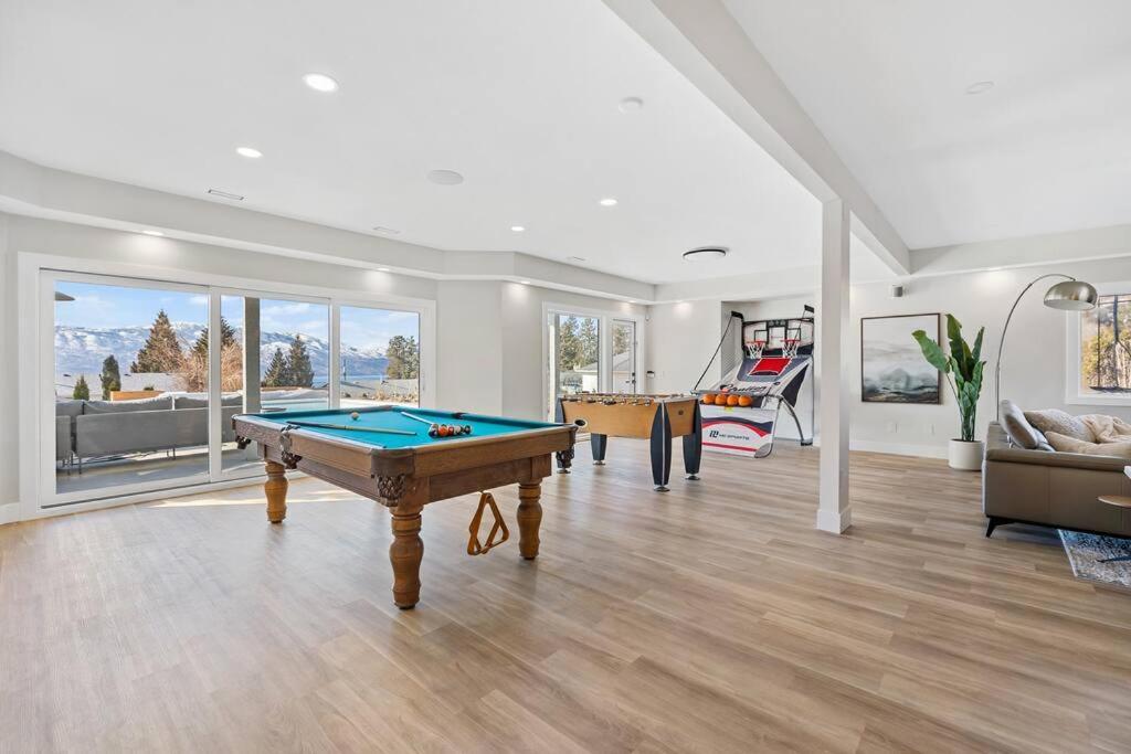 Luxurious 5 Bedroom House With Pool & Sauna West Kelowna Buitenkant foto